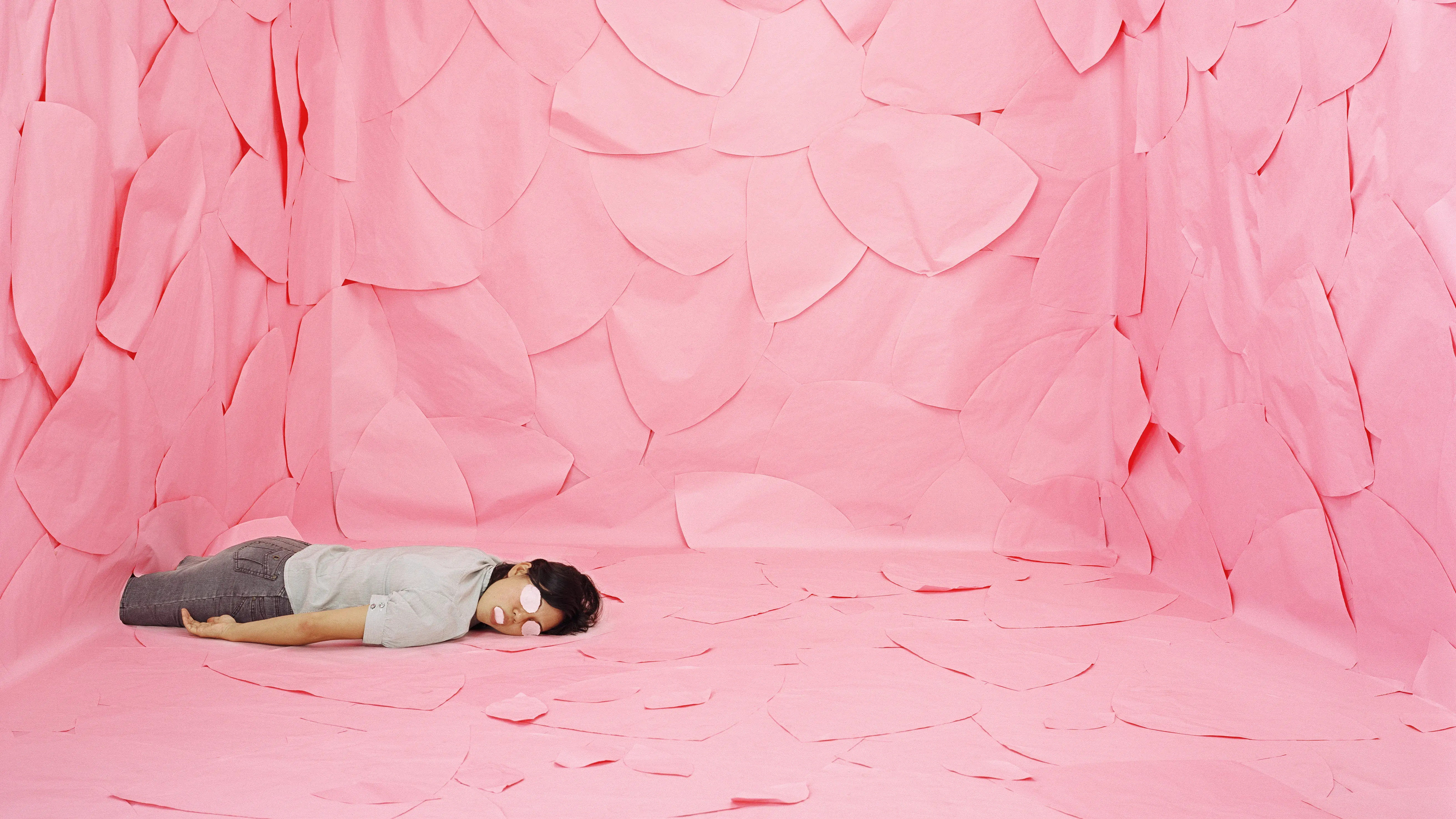 Gina Osterloh, Mute Rash, 2008. 30 x 38.5 inches, archival pigment print. Image courtesy of the artist, Higher Pictures Generation (New York) and Silverlens (Manila and New York)