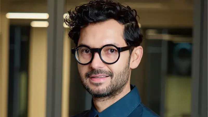 Headshot of Gonzalo Cruz